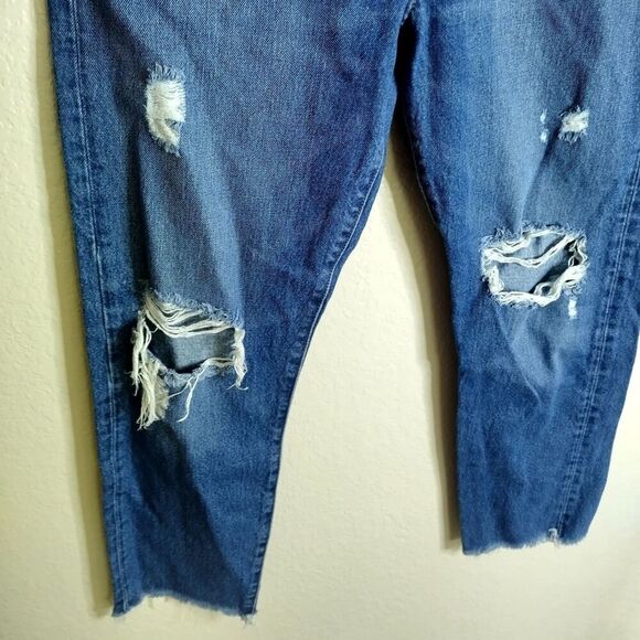 Levi's Premium Wedgie Straight Fit Women's distressed Jeans sz 32 - Picture 4 of 12